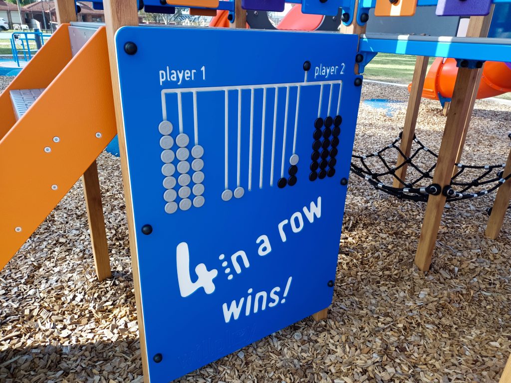 Play 4 in a row game